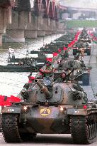 S. Korean tanks in river-crossing drill in Seoul